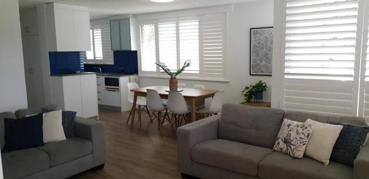 Wyuna Beachfront Holiday Apartments Gold Coast Exterior foto