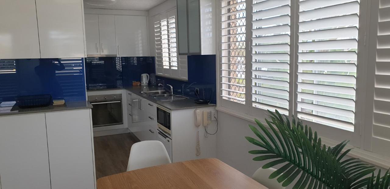 Wyuna Beachfront Holiday Apartments Gold Coast Exterior foto