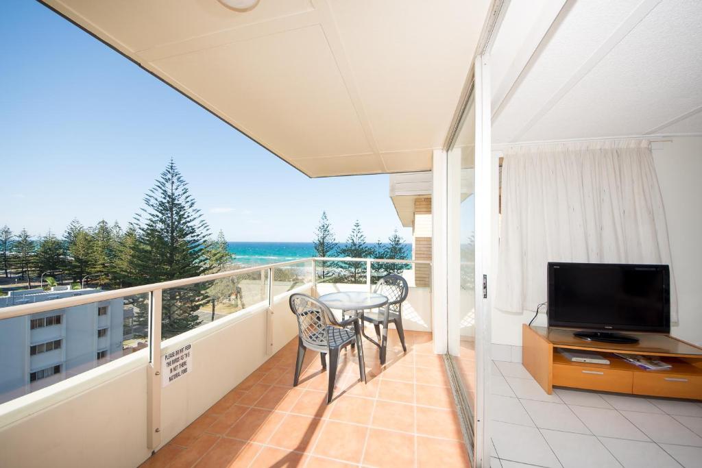 Wyuna Beachfront Holiday Apartments Gold Coast Cameră foto